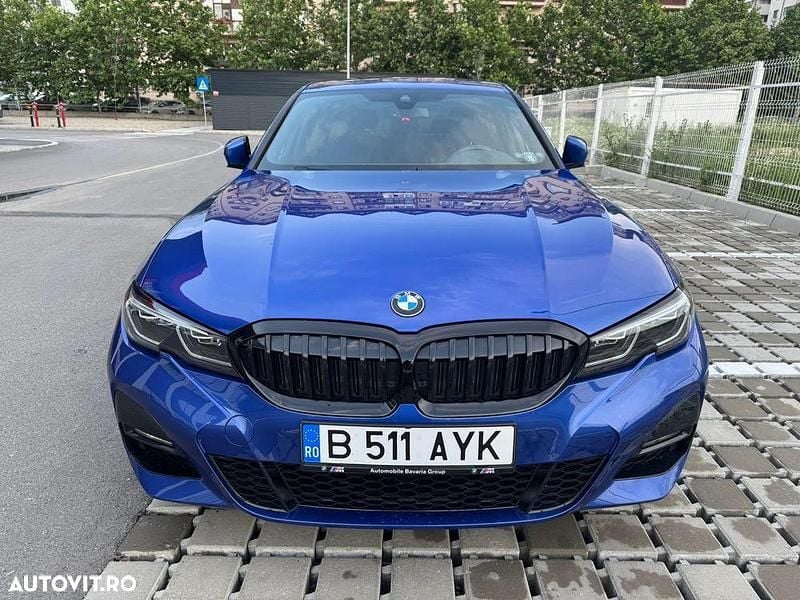 Culoarealbastru Utilizat 2022 BMW 330 Comfort Edition Berlinǎ | 38.800 EUR (Preț bun) - Imagine 1/4