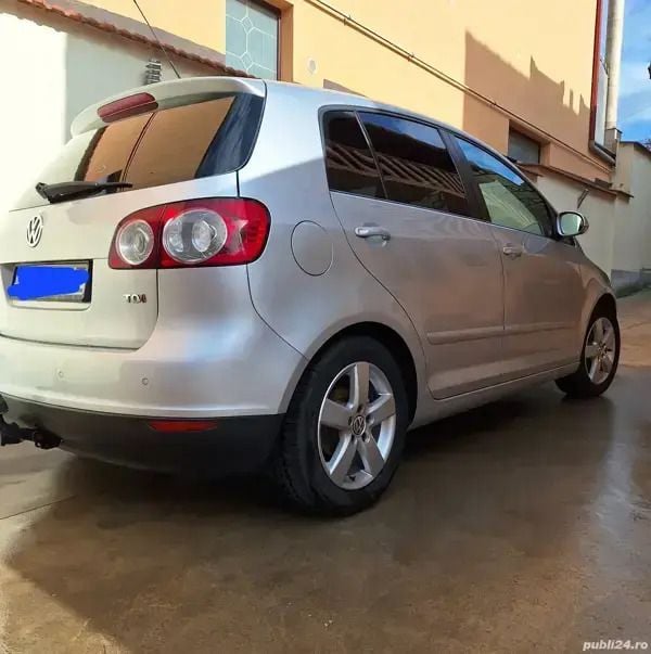 Utilizat 2008 VW Golf Plus Cross Monovolum | 4.590 EUR - Imagine 1/4