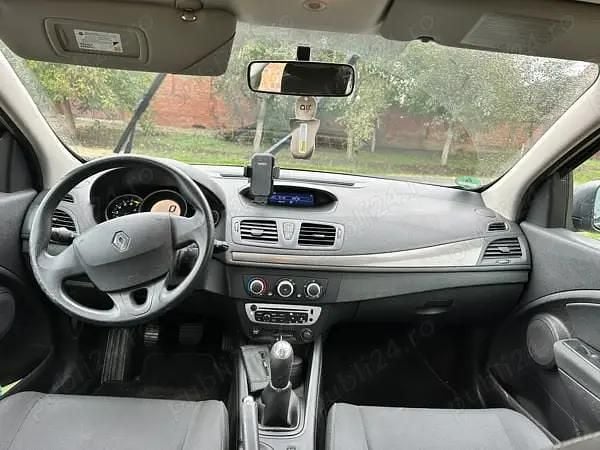 Utilizat 2012 Renault Mégane III Break | 5.000 EUR - Imagine 1/4