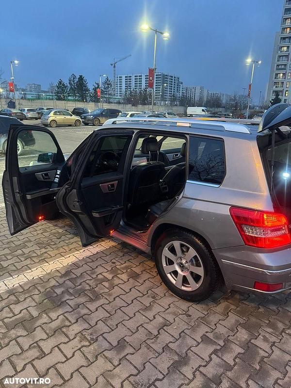 Second-hand Mercedes GLK250 Sport Edition 204 CP (150 kW) 2012 Culoareargint SUV