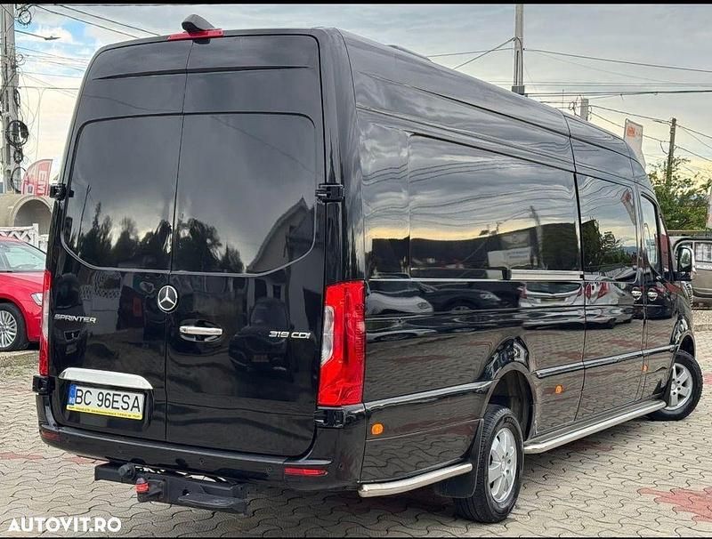 Second-hand Mercedes Sprinter 190 CP (139 kW) 2020 Culoarenegru Van
