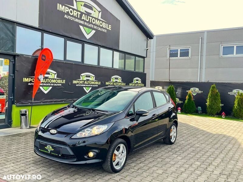 Negru Utilizat 2010 Ford Fiesta Trend Hatchback | 3.499 EUR (Preț bun) - Imagine 1/4