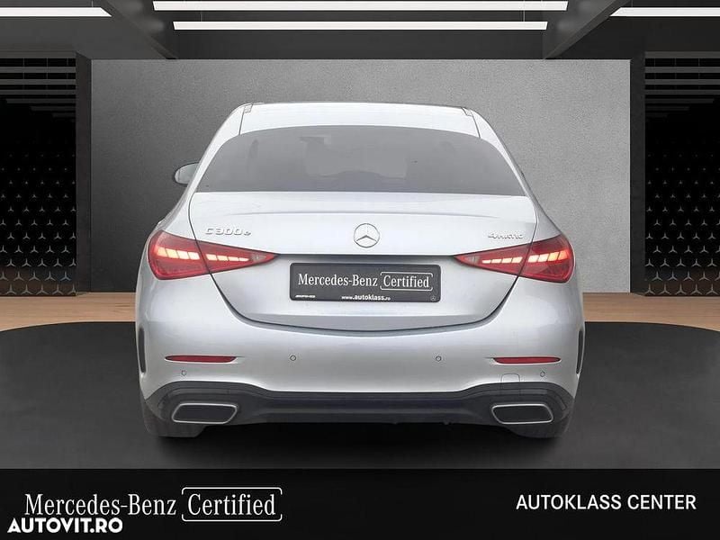 Second-hand Mercedes C300e AMG line 313 CP (230 kW) 2024 Culoareargint Berlinǎ