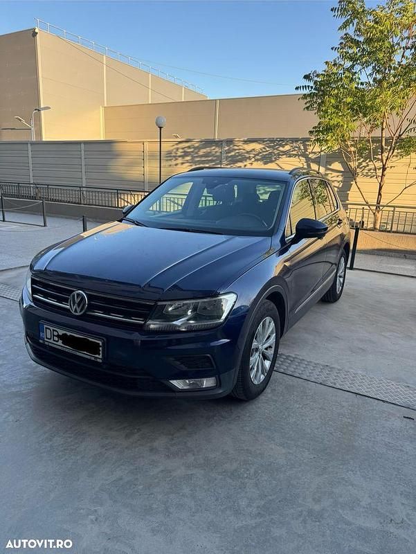 Culoarealbastru Utilizat 2017 VW Tiguan SUV | 14.500 EUR (Preț bun) - Imagine 1/4