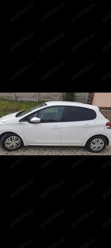 Alb Utilizat 2019 Peugeot 208 Hatchback | 7.300 EUR (Preț OK) - Imagine 1/4