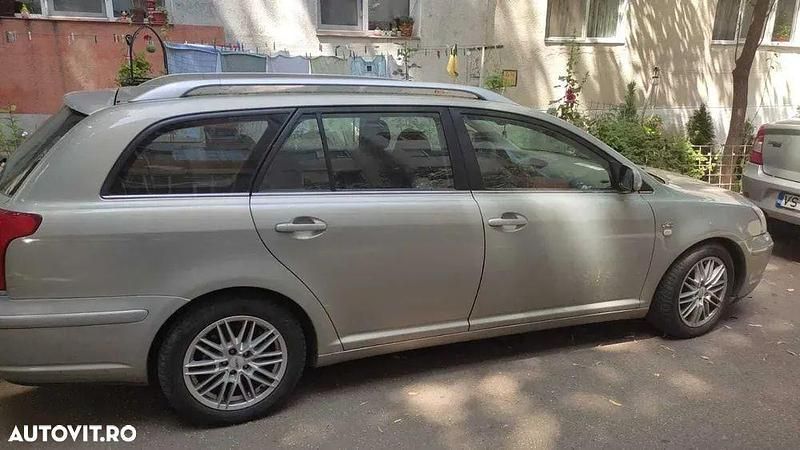 Culoaregri Utilizat 2005 Toyota Avensis Executive Berlinǎ | 2.500 EUR (Preț OK) - Imagine 1/3