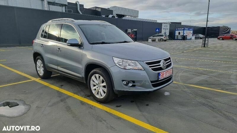 Gri Utilizat 2010 VW Tiguan Sportline SUV | 9.200 EUR (Preț OK) - Imagine 1/4