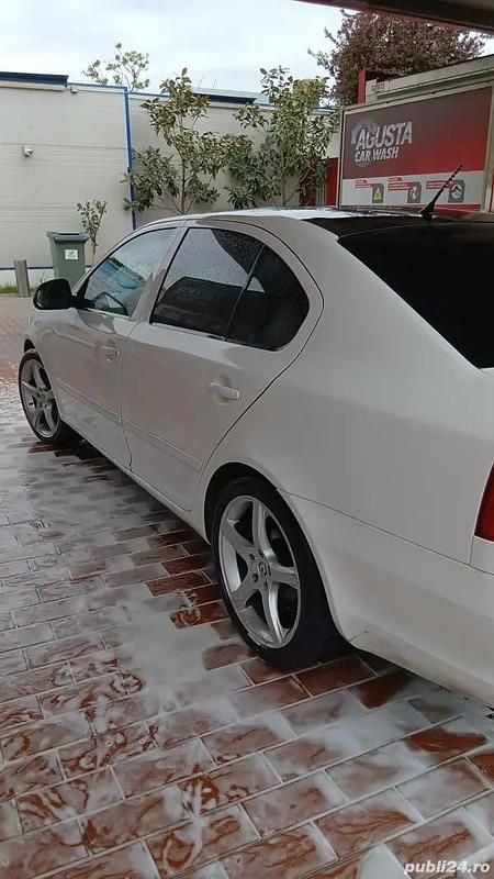 Second-hand 2012 Skoda Octavia Berlinǎ | 4.000 EUR (Preț bun) - Imagine 1/4