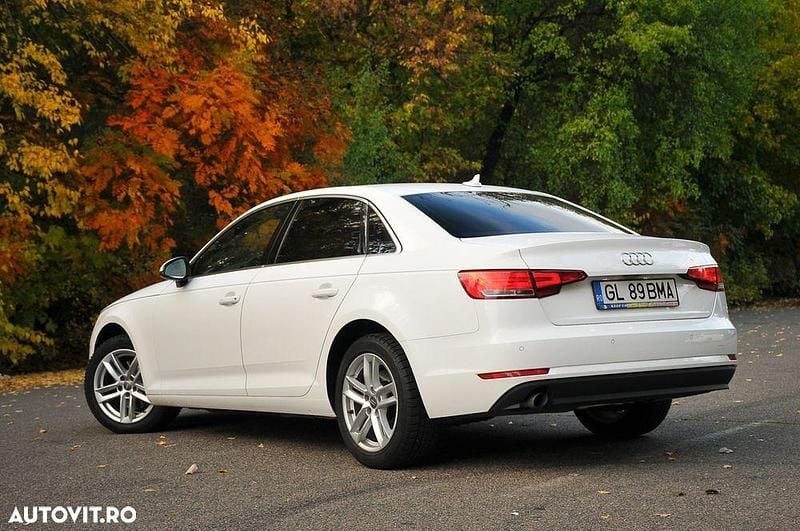Second-hand Audi A4 Design 150 CP (110 kW) 2017 Culoarealb Berlinǎ