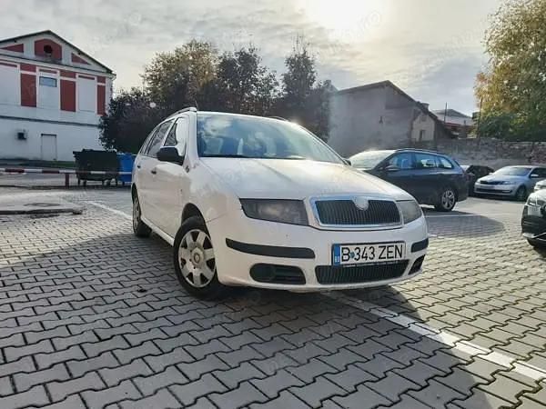 Alb Utilizat 2007 Skoda Fabia Hatchback | 1.200 EUR (Preț OK) - Imagine 1/4