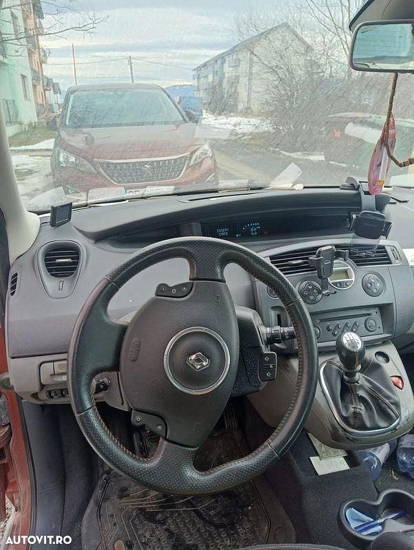 Second-hand Renault Scénic II 130 CP (95 kW) 2007 Culoareportocaliu Monovolum