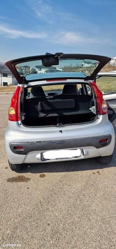 Second-hand Peugeot 107 68 CP (50 kW) 2008 Argint Hatchback