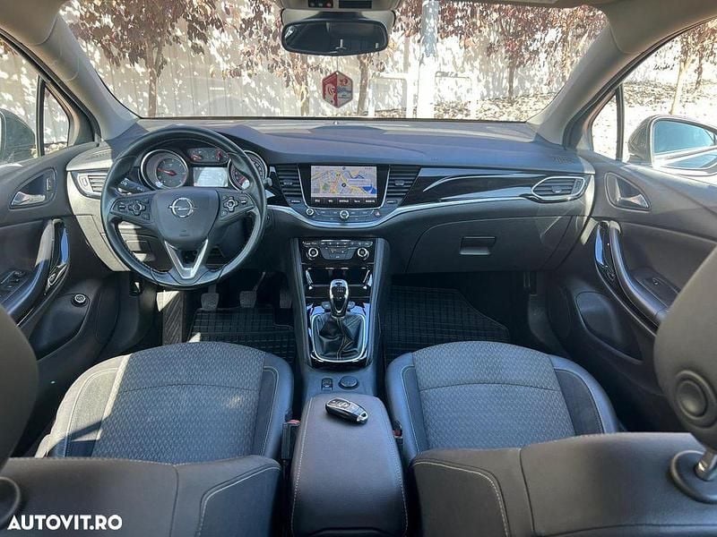 Second-hand Opel Astra Edition 136 CP (100 kW) 2016 Culoaregri Berlinǎ