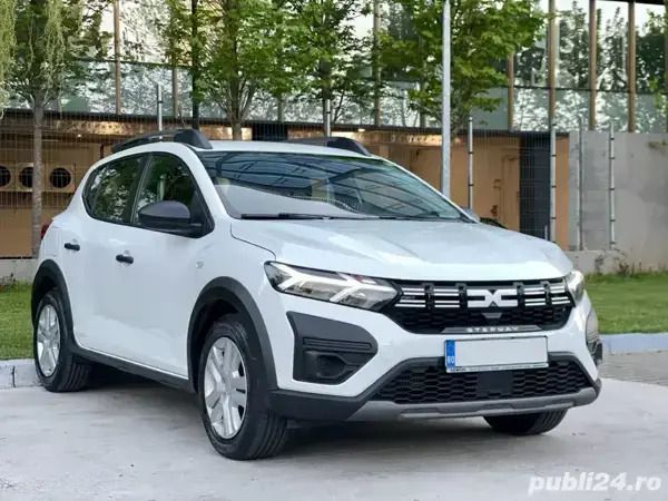 Alb Utilizat 2024 Dacia Sandero Stepway Hatchback | 12.400 EUR (Preț OK) - Imagine 1/4