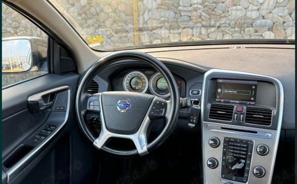 Negru Utilizat 2012 Volvo XC60 SUV | 10.950 EUR (Preț OK) - Imagine 1/4