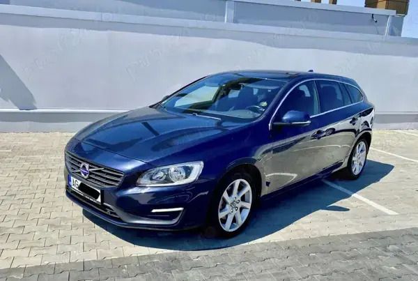 Albastru Utilizat 2015 Volvo V60 Break | 7.990 EUR (Preț OK) - Imagine 1/4