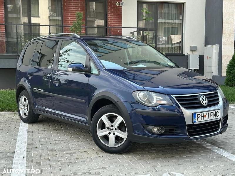 Albastru Utilizat 2009 VW Touran Monovolum | 3.400 EUR (Preț bun) - Imagine 1/4