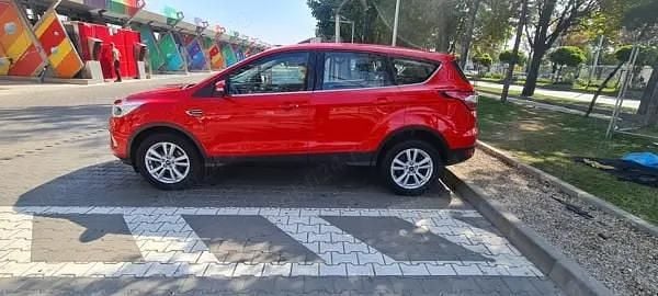 Rosu Utilizat 2018 Ford Kuga Trend SUV | 12.600 EUR (Preț bun) - Imagine 1/4