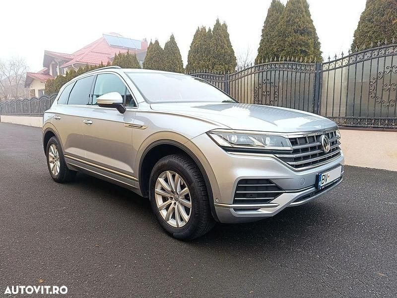 Culoaregri Utilizat 2019 VW Touareg Atmosphere SUV | 41.000 EUR (Preț bun) - Imagine 1/4
