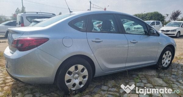 Second-hand Opel Astra 100 CP (73 kW) 2015 Albastru Berlinǎ