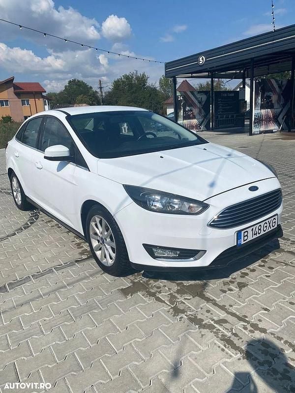 Culoarealb Utilizat 2016 Ford Focus Titanium Berlinǎ | 6.300 EUR (Preț bun) - Imagine 1/4