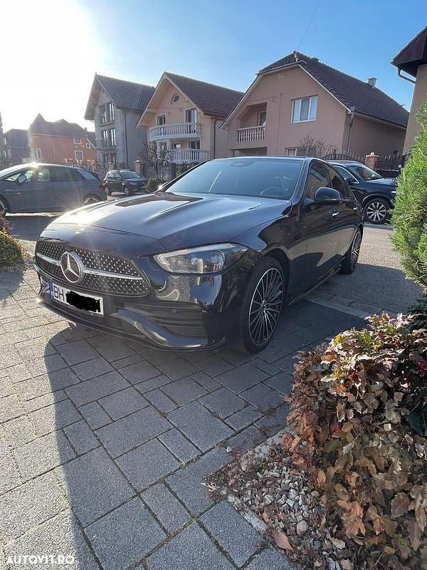 Culoarenegru Utilizat 2024 Mercedes C350e AMG line Berlinǎ | 54.900 EUR - Imagine 1/4