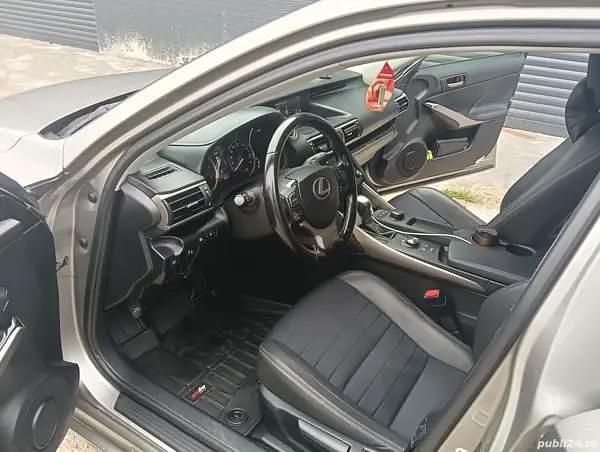 Second-hand Lexus IS300h 223 CP (164 kW) 2017 Berlinǎ