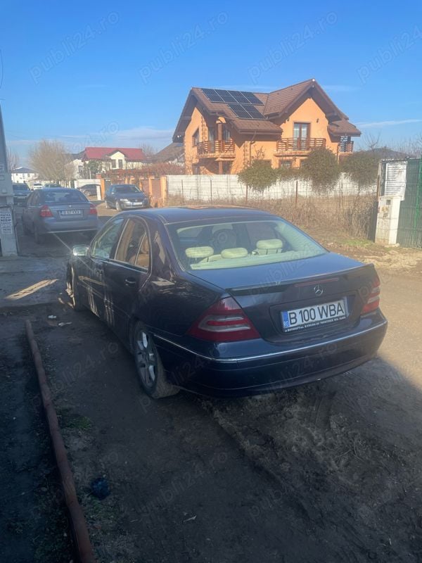 Utilizat 2007 Mercedes C220 Berlinǎ | 3.000 EUR (Super Preț) - Imagine 1/4