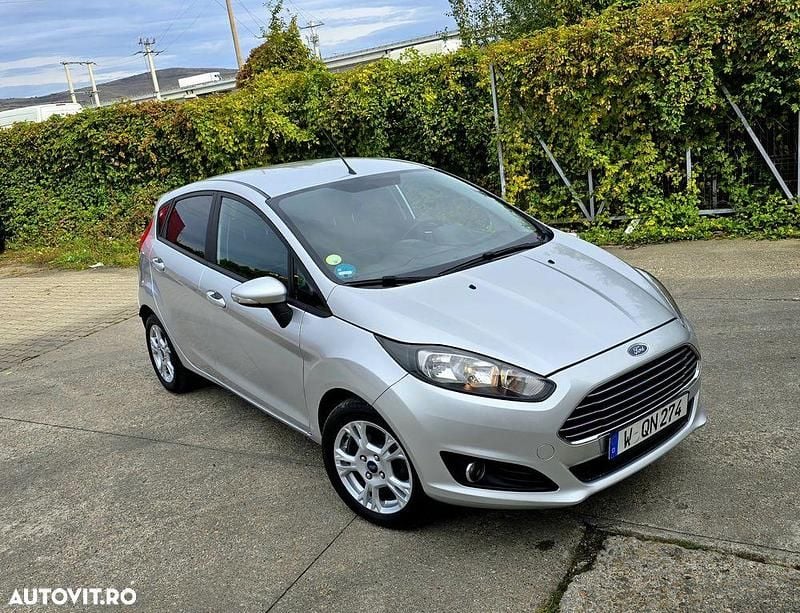 Culoareargint Utilizat 2014 Ford Fiesta Champions Edition Hatchback | 3.999 EUR (Super Preț) - Imagine 1/4