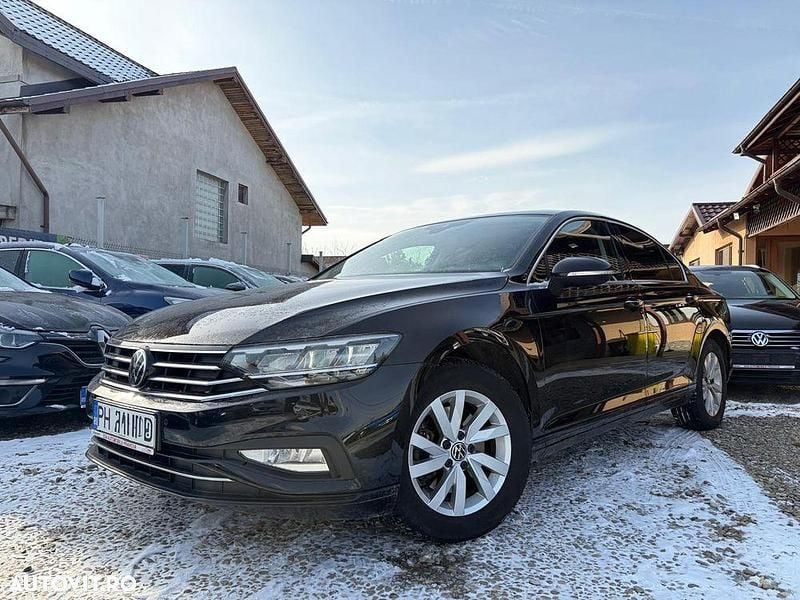 Culoarenegru Utilizat 2020 VW Passat Comfortline Berlinǎ | 15.950 EUR (Preț bun) - Imagine 1/4