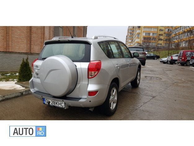 Gri Utilizat 2006 Toyota RAV4 SUV | 5.499 EUR (Preț bun) - Imagine 1/4