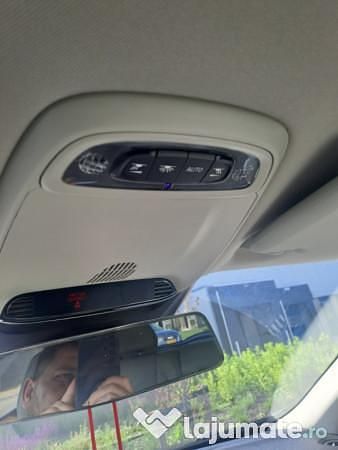 Second-hand Volvo V40 114 CP (83 kW) 2012 Negru Hatchback