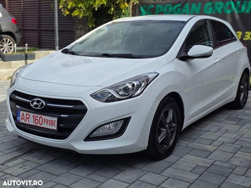 Culoarealb Utilizat 2015 Hyundai i30 Comfort | 6.700 EUR (Preț OK) - Imagine 1/4