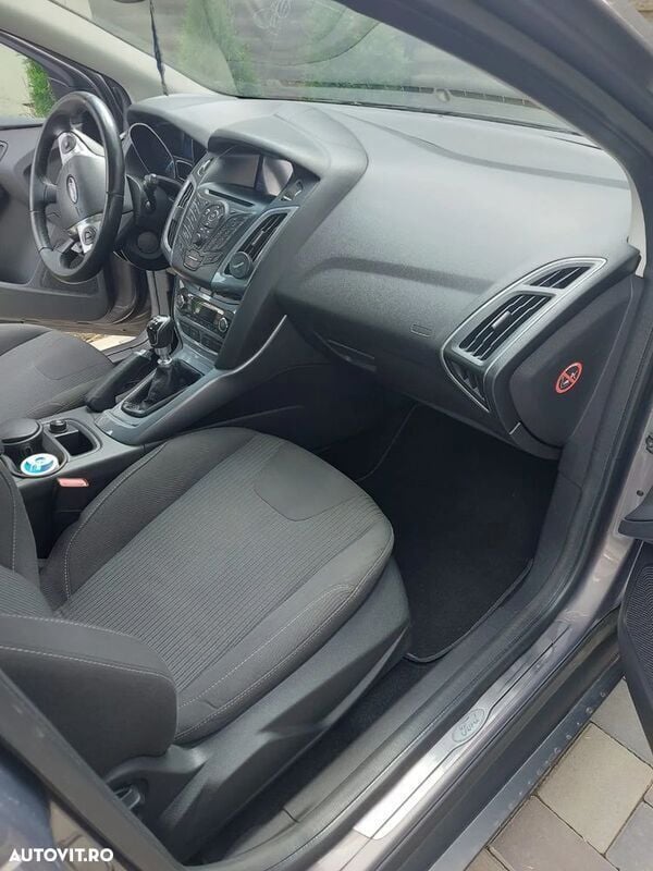 Second-hand Ford Focus Titanium 115 CP (84 kW) 2012 Gri