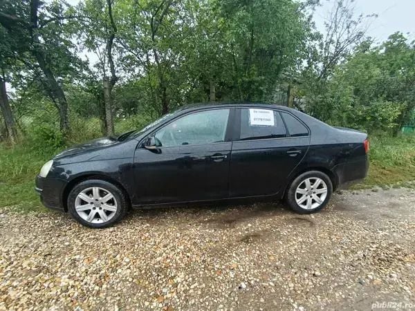 Negru Utilizat 2006 VW Jetta Berlinǎ | 2.600 EUR (Preț OK) - Imagine 1/4