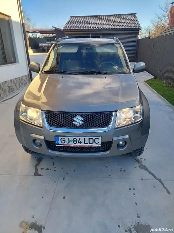 Utilizat 2007 Suzuki Grand Vitara SUV | 4.500 EUR (Preț OK) - Imagine 1/4