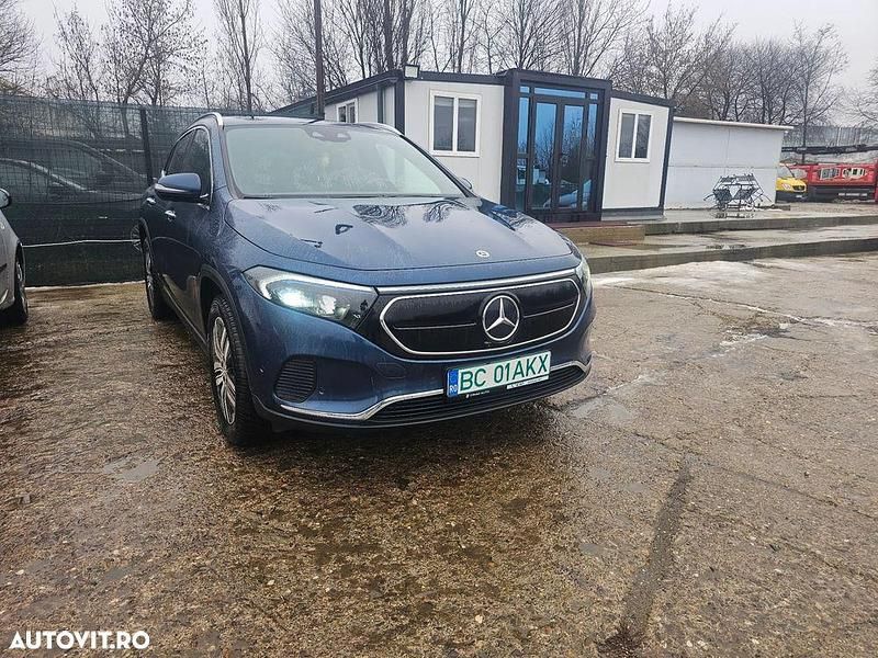 Culoarealbastru Second-hand 2023 Mercedes EQA250 SUV | 32.000 EUR - Imagine 1/4