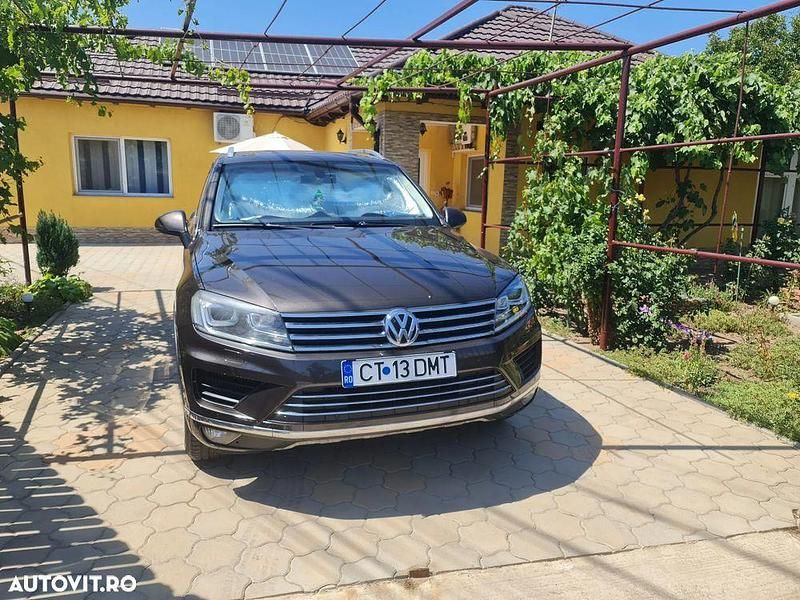 Culoaremaro Utilizat 2015 VW Touareg SUV | 17.800 EUR (Preț OK) - Imagine 1/4