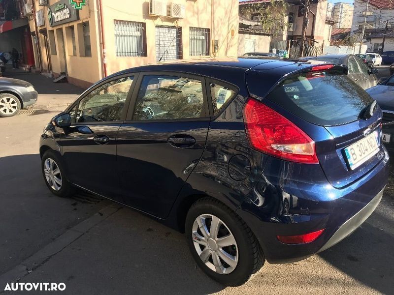 Second-hand Ford Fiesta 82 CP (60 kW) 2012 Albastru Hatchback