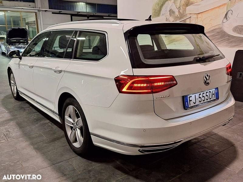 Second-hand VW Passat Highline 150 CP (110 kW) 2017 Culoarealb Break