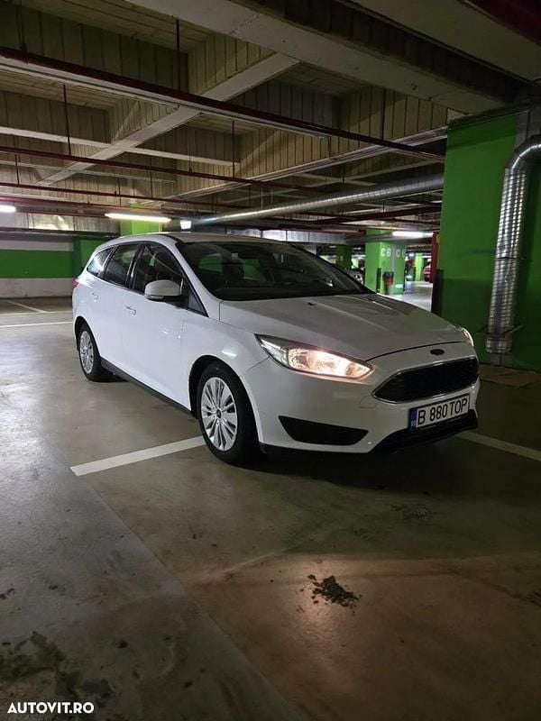 Culoarealb Utilizat 2015 Ford Focus Active Break | 4.100 EUR (Super Preț) - Imagine 1/4