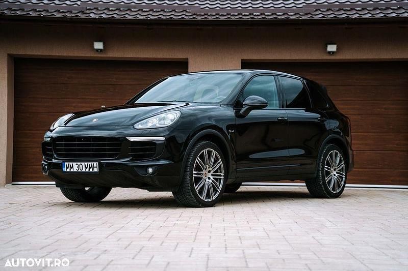 Negru Utilizat 2015 Porsche Cayenne SUV | 24.980 EUR (Preț OK) - Imagine 1/4