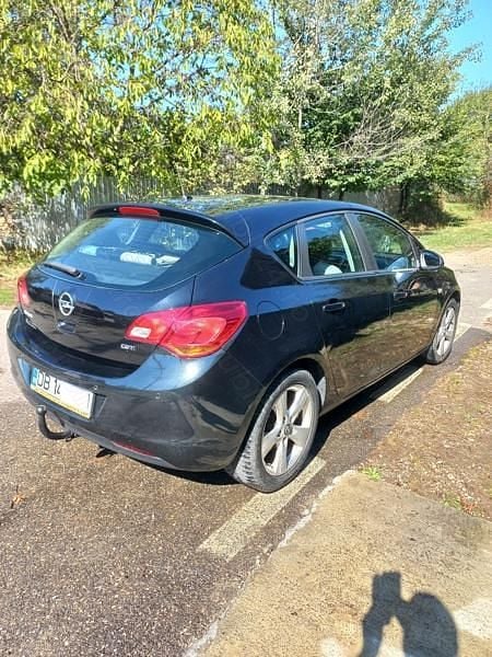 Second-hand Opel Astra 120 CP (88 kW) 2012 Hatchback