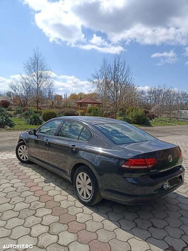 Culoaregri Utilizat 2015 VW Passat Berlinǎ | 8.990 EUR (Preț bun) - Imagine 1/4
