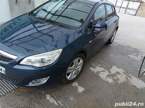 Utilizat 2011 Opel Astra Hatchback | 4.199 EUR (Preț OK) - Imagine 1/4