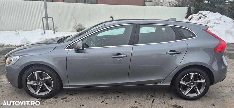 Second-hand Volvo V40 Summum 190 CP (139 kW) 2015 Culoaregri Hatchback