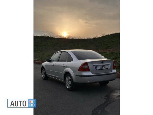 Gri Utilizat 2008 Ford Focus Berlinǎ | 2.499 EUR (Preț OK) - Imagine 1/4