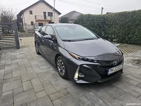 Second-hand Toyota Prius Plug-in Hybrid Comfort 122 CP (89 kW) 2018 Hatchback