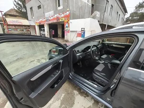 Second-hand VW Passat 140 CP (102 kW) 2012 Albastru Break