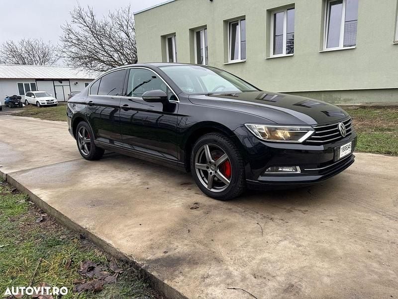 Culoarenegru Utilizat 2016 VW Passat Highline Berlinǎ | 10.650 EUR (Super Preț) - Imagine 1/4